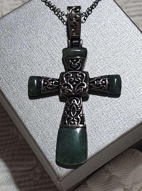 Jewelry - Green Aventurine Inlay Filigree Cross Pendant w/ 24" Necklace NEW